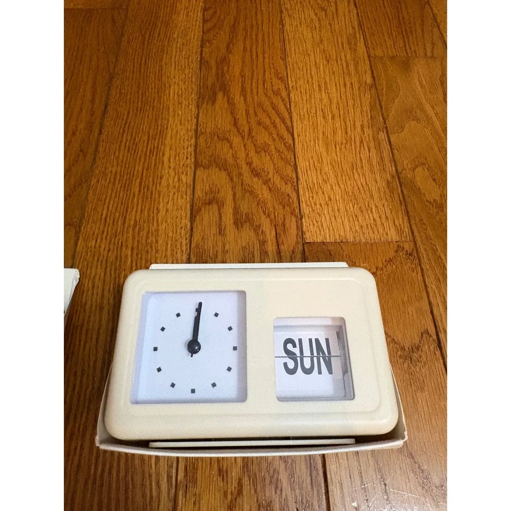 New Vivitar Analog Desk Clock with Manual Day Flip Set of 2 Navy and Cream